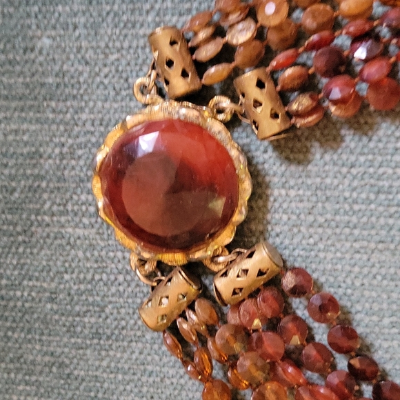 Vintage Necklace and Clip On Earrings Set - Picture 4 of 7